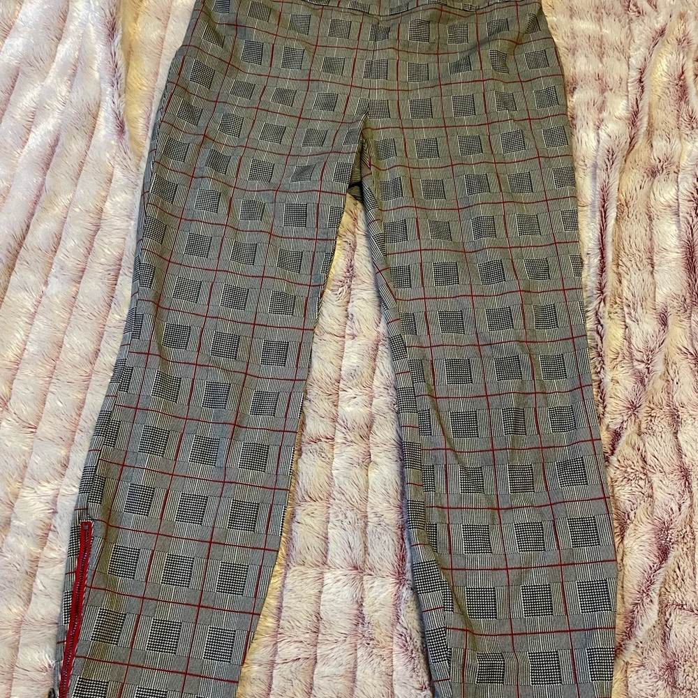 Cute pull on pants (ankle) with zipper on legs.